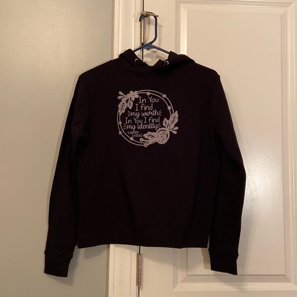 sweatshirt